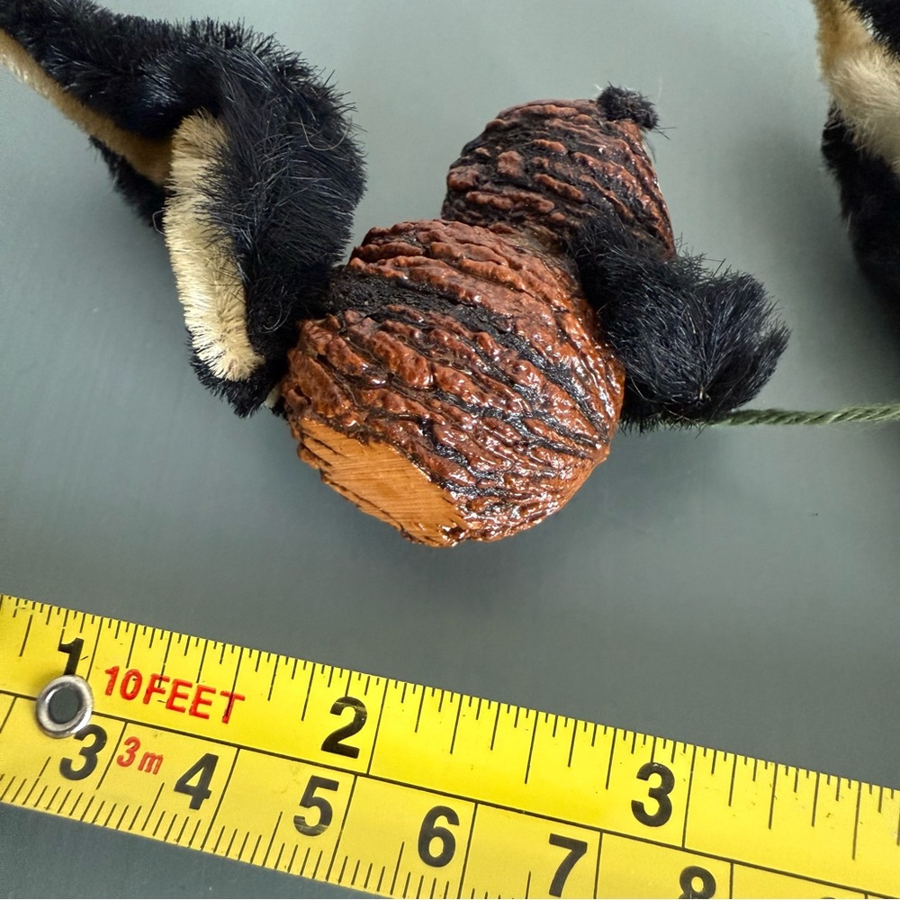 Vintage handmade Skunks - Picture 3 of 6